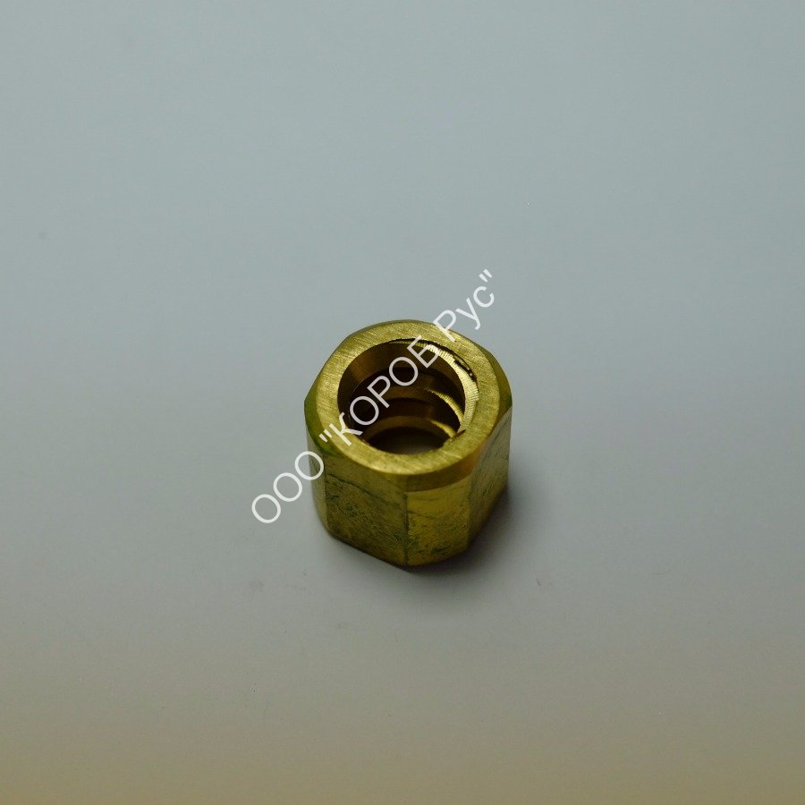 4032076 Гайка нижней зажимной платформы CleverMix 500/550