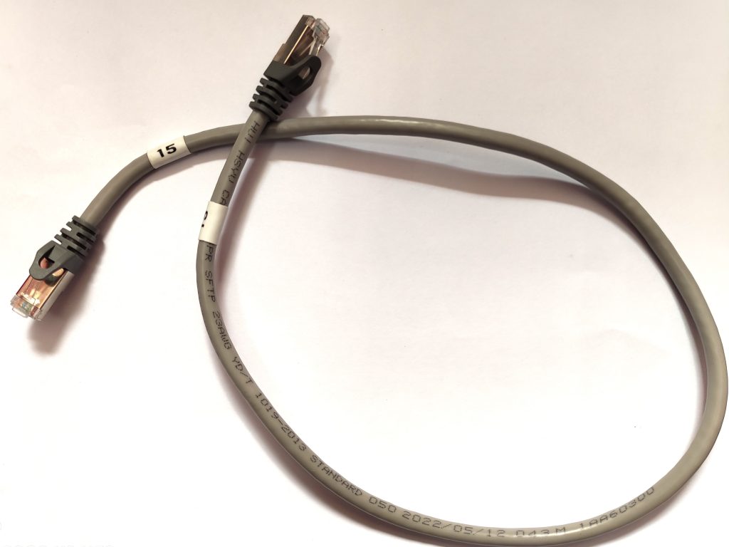 35.1322-15 MAINBOARD TO INVERTER CAT6/L=650 REV4